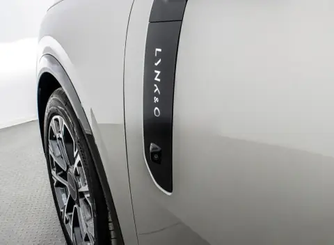 Lynk & Co 900 2025 — миниатюра 9