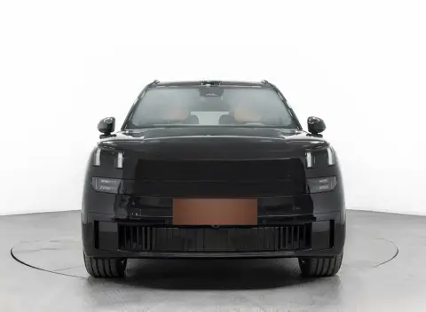 Lynk & Co 900 2025 — миниатюра 1