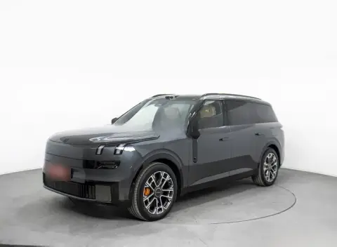 Lynk & Co 900 2025 — миниатюра 1