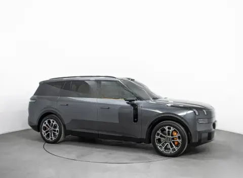Lynk & Co 900 2025 — миниатюра 3