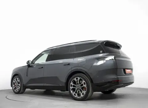 Lynk & Co 900 2025 — миниатюра 7