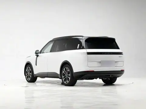 Lynk & Co 900 2025 — миниатюра 7