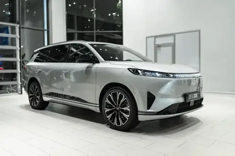 Dongfeng YiPai 008 2025 — миниатюра 2
