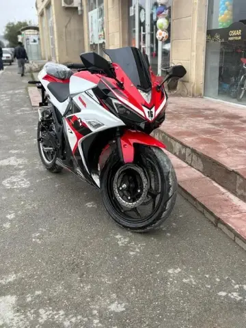 Yamaha R15 2025