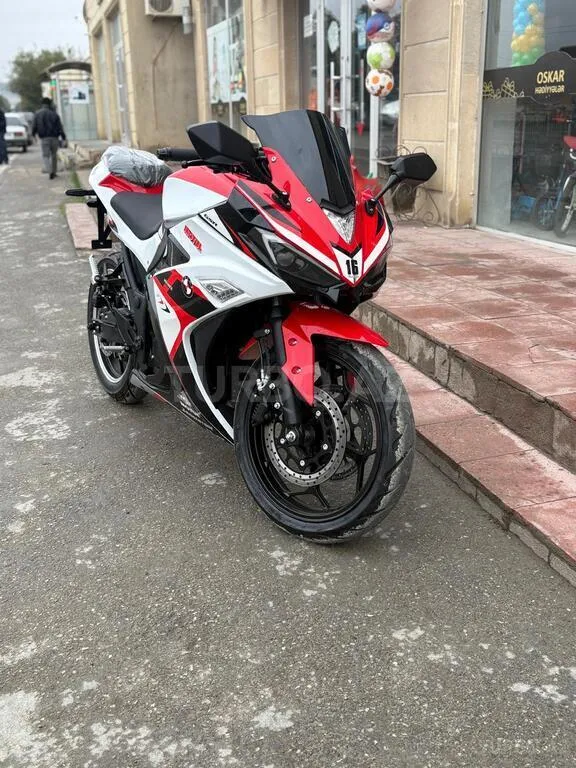 Yamaha R15 2025 — фото 1 из 8