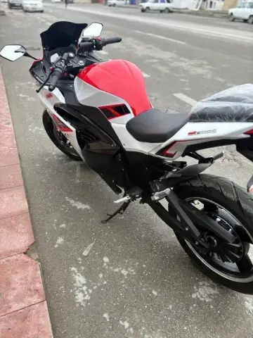 Yamaha R15 2025 — миниатюра 6