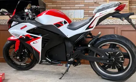 Yamaha R15 2025 — миниатюра 8
