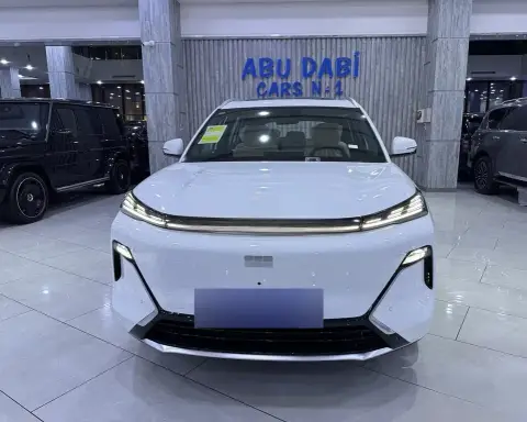 Geely Galaxy Starship 7 2025 — миниатюра 2