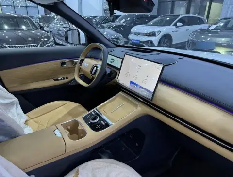 Geely Galaxy Starship 7 2025 — миниатюра 10