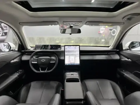 Changan Qiyuan A05 2025 — миниатюра 2