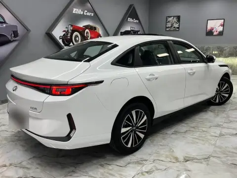 Changan Qiyuan A05 2025 — миниатюра 7