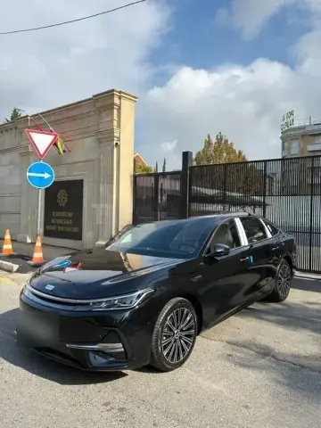 Geely Galaxy A7 2025 — миниатюра 3