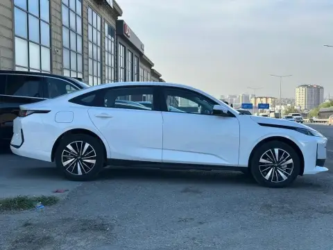 Changan Qiyuan A05 2025 — миниатюра 3