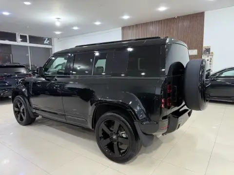 Land Rover Defender 2025 — миниатюра 6