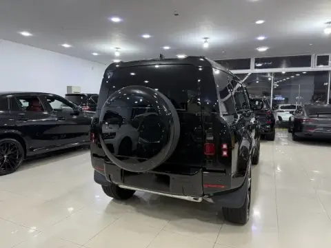 Land Rover Defender 2025 — миниатюра 10