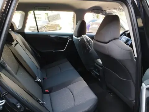 Toyota RAV4 2025 — миниатюра 9