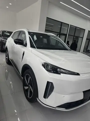 Changan Qiyuan Q05 2025 — миниатюра 3