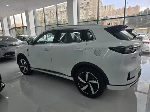 Changan Qiyuan Q05 2025 — миниатюра 7