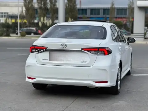 Toyota Corolla 2025 — миниатюра 6