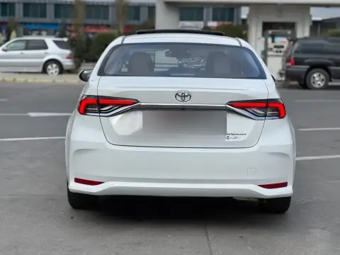 Toyota Corolla 2025 — миниатюра 7