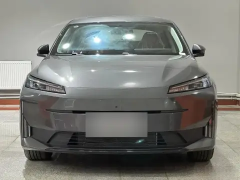 Changan Qiyuan A05 2025 — миниатюра 2