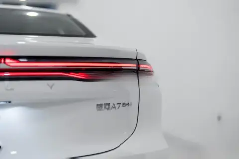 Geely Galaxy A7 2025 — миниатюра 9