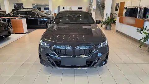 BMW 530e 2025 — миниатюра 1