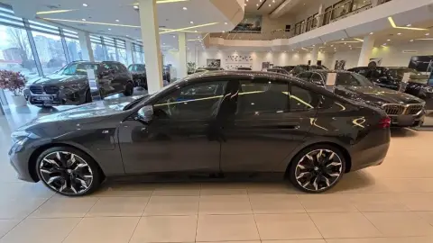 BMW 530e 2025 — миниатюра 7
