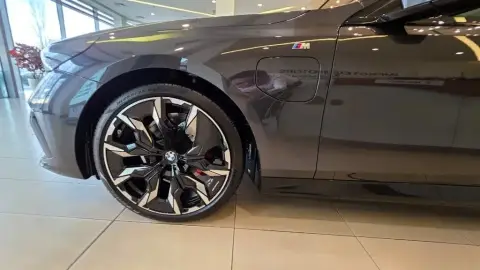 BMW 530e 2025 — миниатюра 8