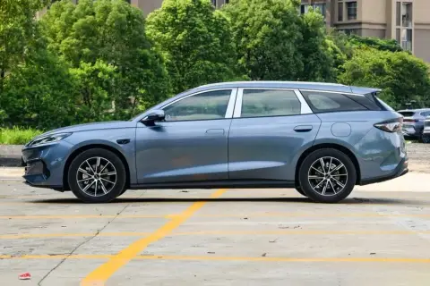 BYD Seal 06 DM-i Touring 2025 — миниатюра 2