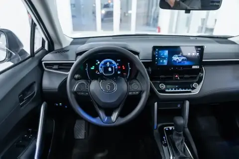 Toyota Corolla Cross 2025 — миниатюра 4