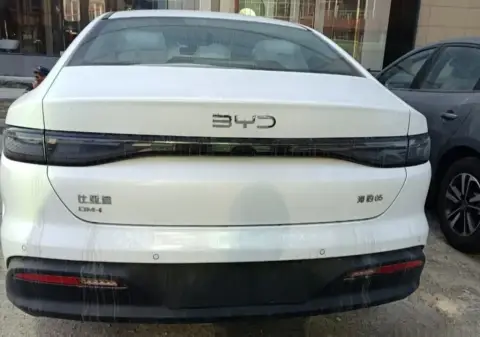 BYD Seal 05 2025 — миниатюра 2