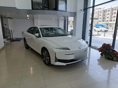 Changan Qiyuan A05 2025 — миниатюра 1