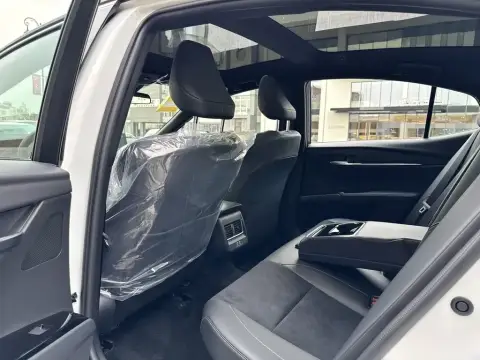 Toyota Camry 2026 — миниатюра 9