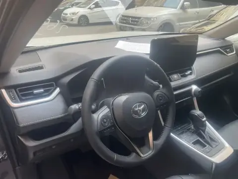 Toyota RAV4 2025 — миниатюра 8
