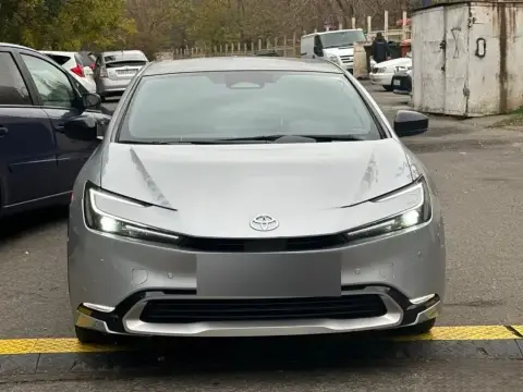 Toyota Prius PHV 2025 — миниатюра 4