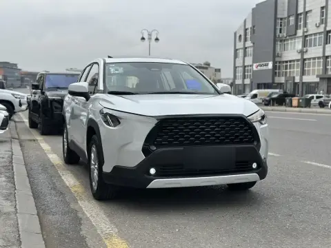 Toyota Corolla Cross 2025 — миниатюра 3