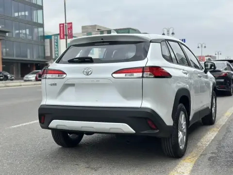 Toyota Corolla Cross 2025 — миниатюра 10