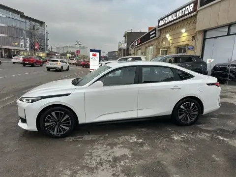 Changan Qiyuan A05 2025 — миниатюра 4