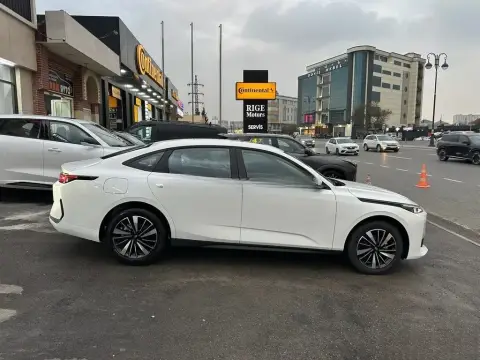 Changan Qiyuan A05 2025 — миниатюра 5