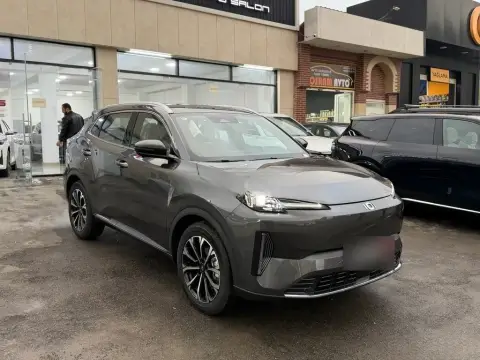 Changan Qiyuan Q05 2025 — миниатюра 2