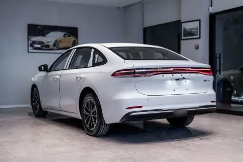 Geely Galaxy A7 2025 — миниатюра 8