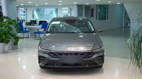 Hyundai Elantra 2025 — миниатюра 2