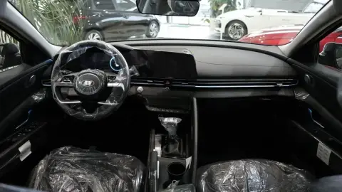 Hyundai Elantra 2025 — миниатюра 7
