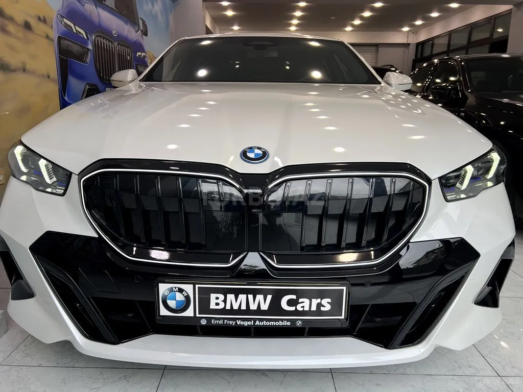 BMW 530e 2025 — фото 1 из 10