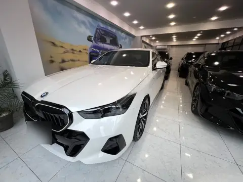 BMW 530e 2025 — миниатюра 8