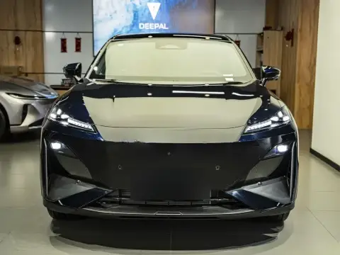 Changan Deepal S07 2025 — миниатюра 1