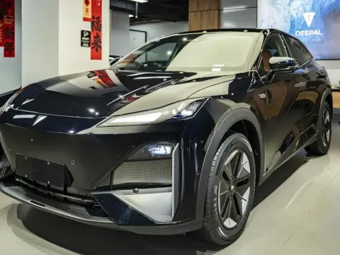 Changan Deepal S07 2025 — миниатюра 2