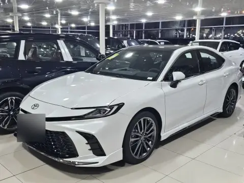 Toyota Camry 2025 — миниатюра 2