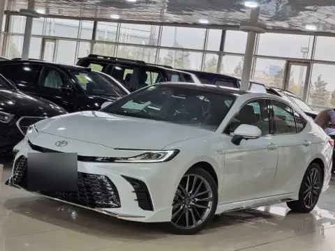 Toyota Camry 2025 — миниатюра 7